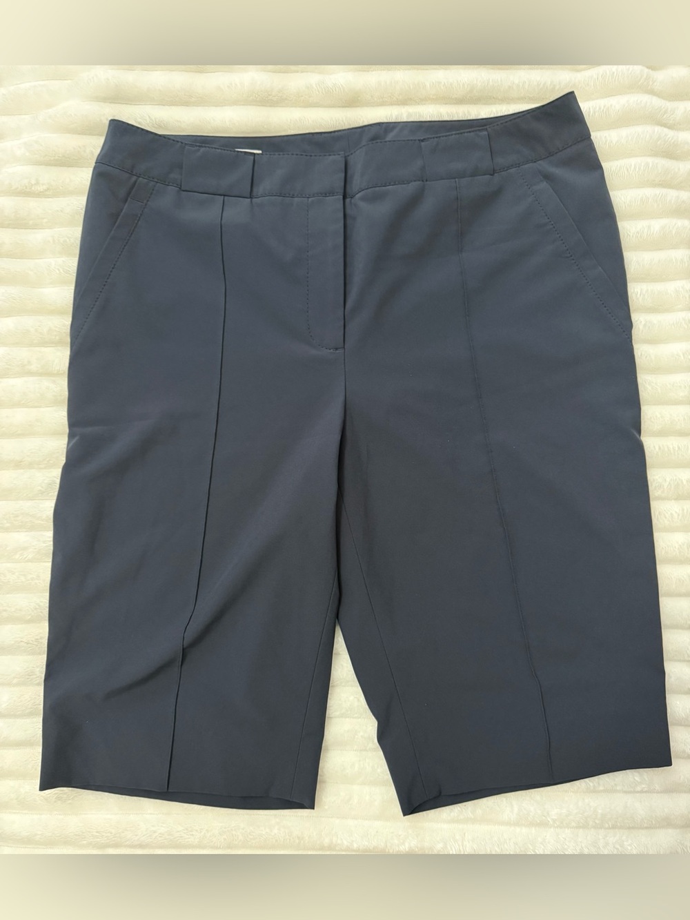 Cutter & Buck (NWOT) Black Knee-Length Stretch Bermudas